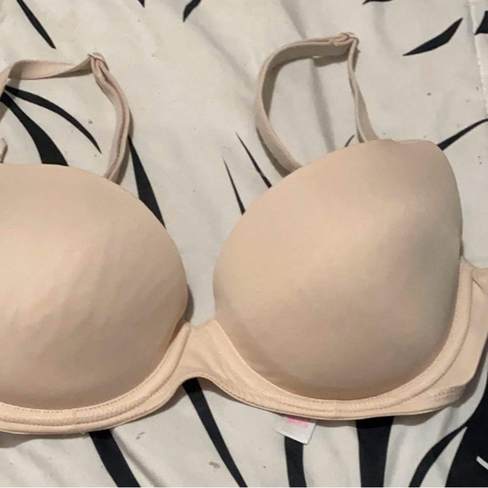 Victoria secrets pink bras! - Picture 6 of 6